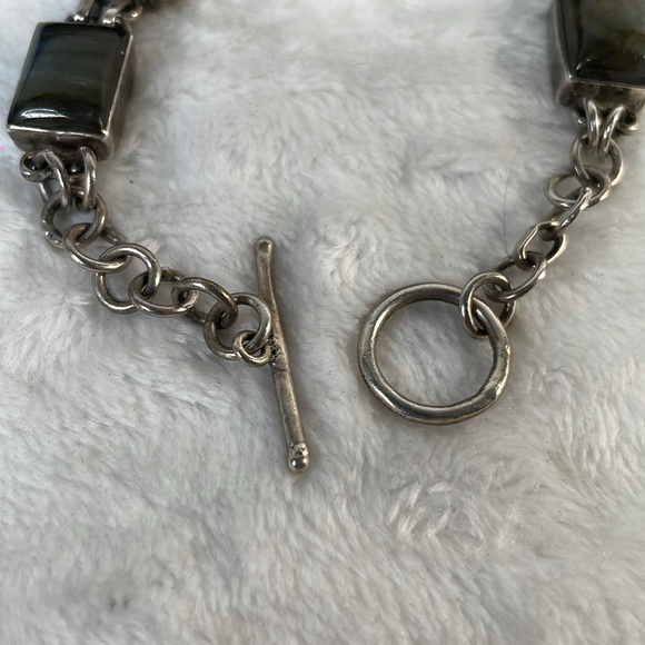 Blue/green Labradorite healing stone and silver bracelet. - Picture 5 of 5